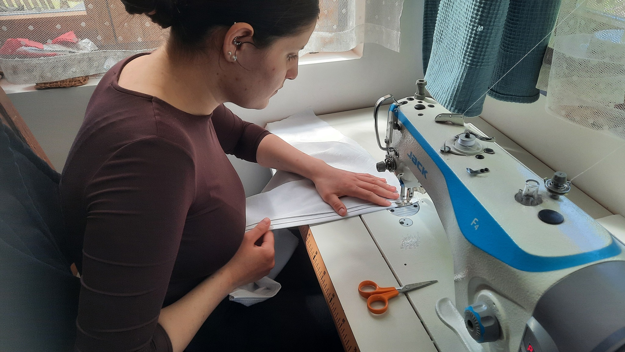 Viselet – Mester-Inas Program